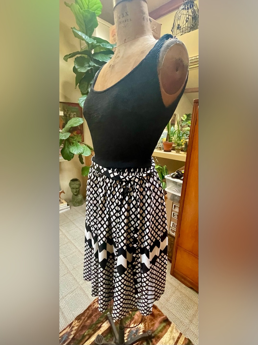 Vintage Dress! Black Knit Backless Tank Top with Geometric Black & White Skirt